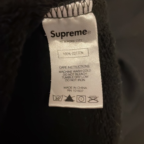 Supreme Big Logo Hooded Sweatshirt ‘Black’ - Picture 7 of 8
